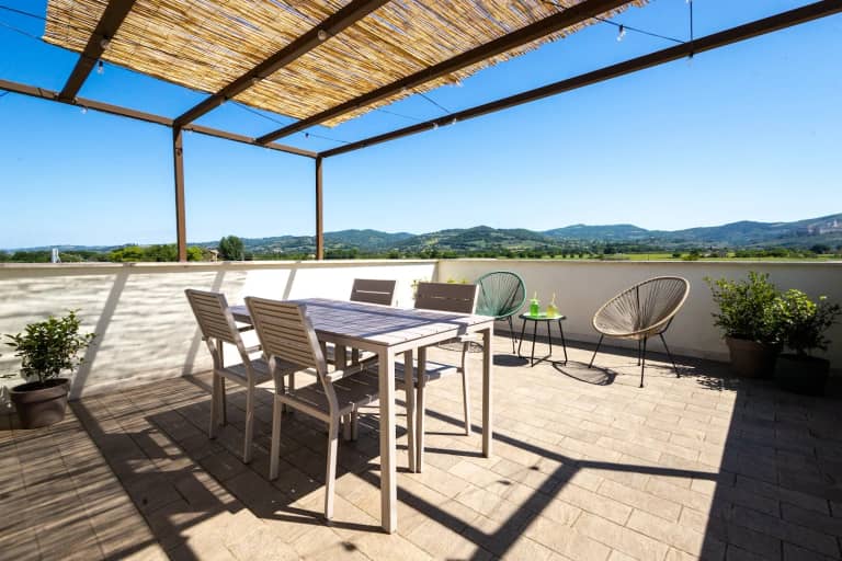 Assise dans les collines d'Ombrie